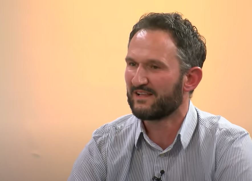 VIDEO Ivan Radoš: Bog me je oslobodio ropstva pornografije | HKM