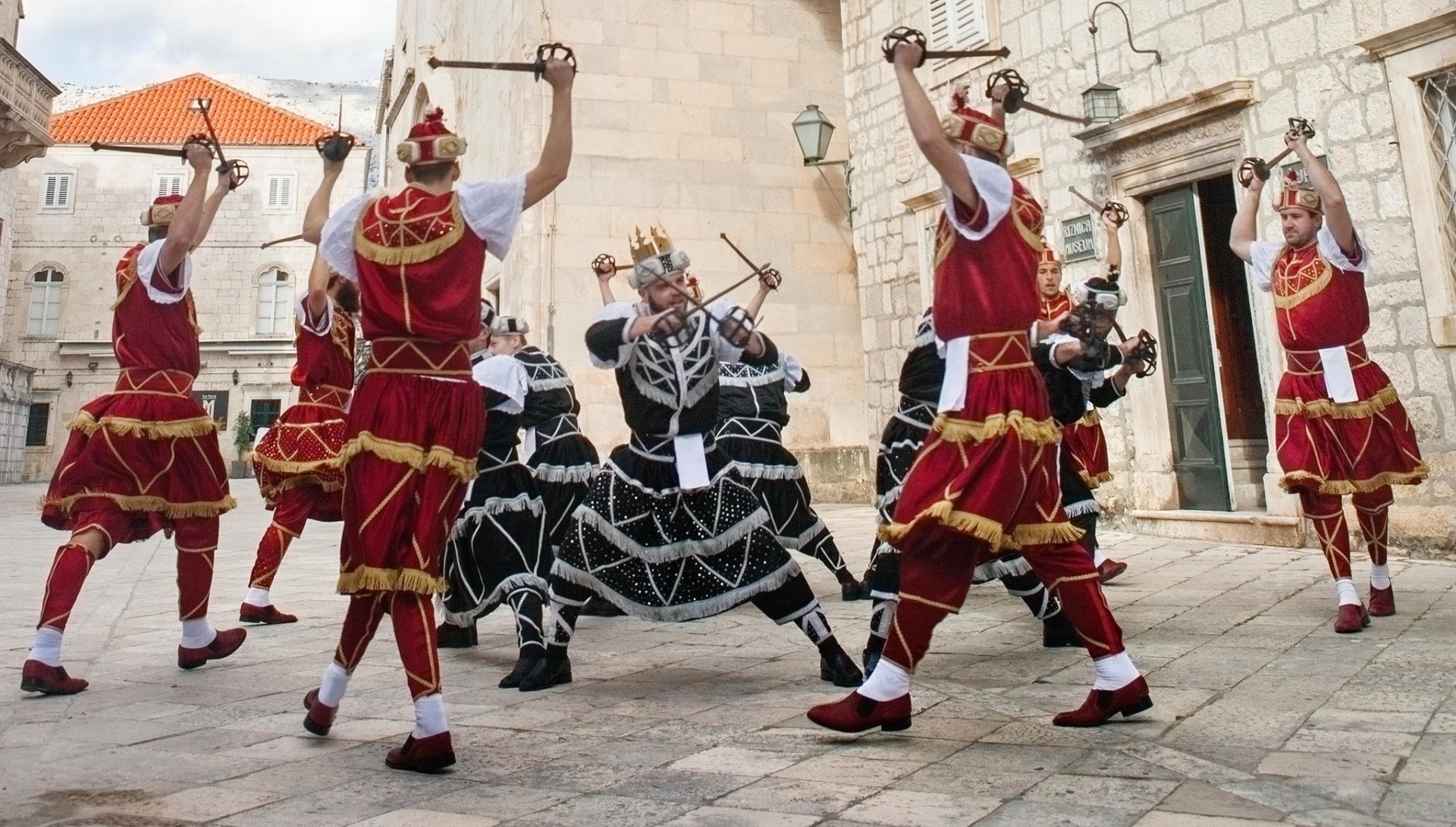 MOREŠKA Korčulanska tradicija stara 350 godina | HKM