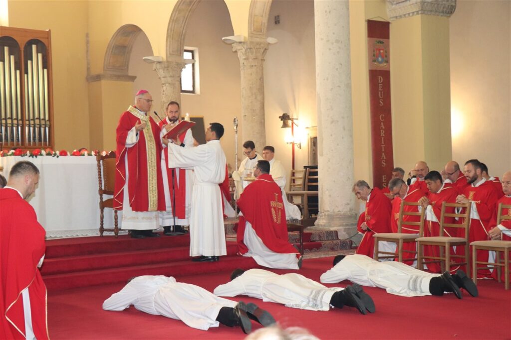 Đakonsko ređenje u pulskoj katedrali Foto: Gordana Krizman 