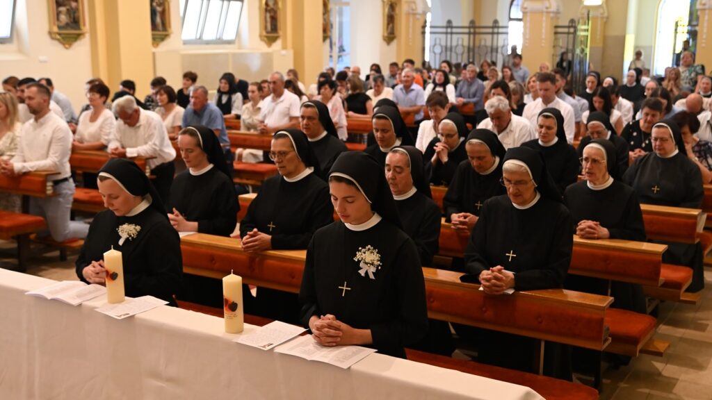 doživotni zavjeti milosrdne sestre sv. križa đakovo