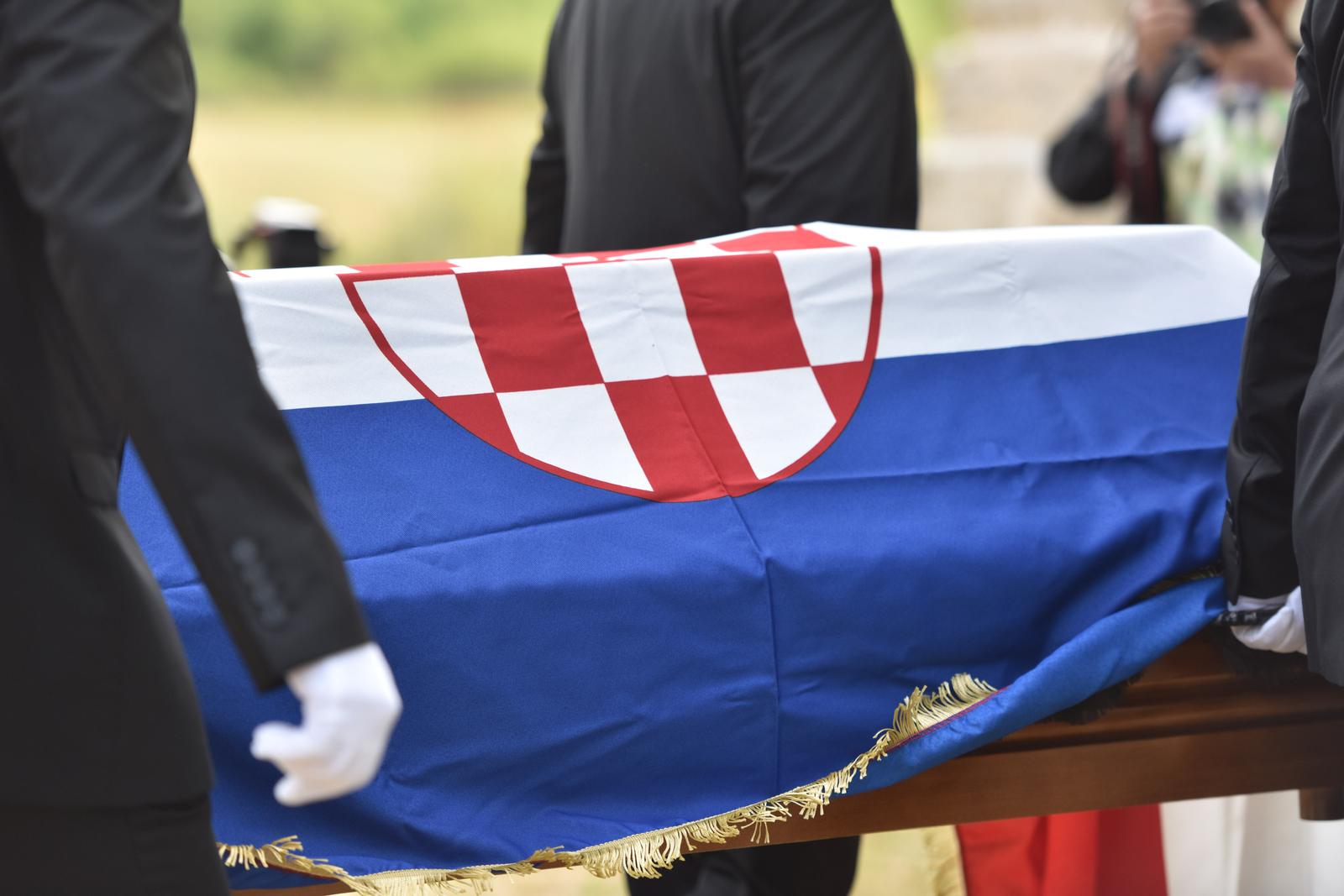 Postignut dogovor o preuzimanju posmrtnih ostataka hrvatskih žrtava iz  slovenskih masovnih grobnica | HKM