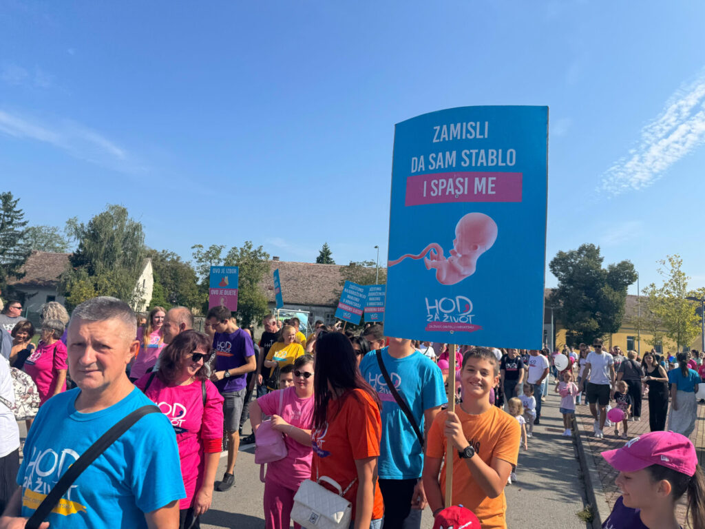 Hod za život, obitelj i Hrvatsku u Rijeci i Slavonskom Brodu