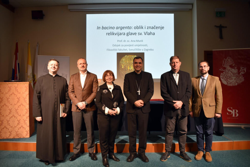 Tribina Ususret sv. Vlahu Foto Tea Kuzek Marevic Dubrovacka biskupija