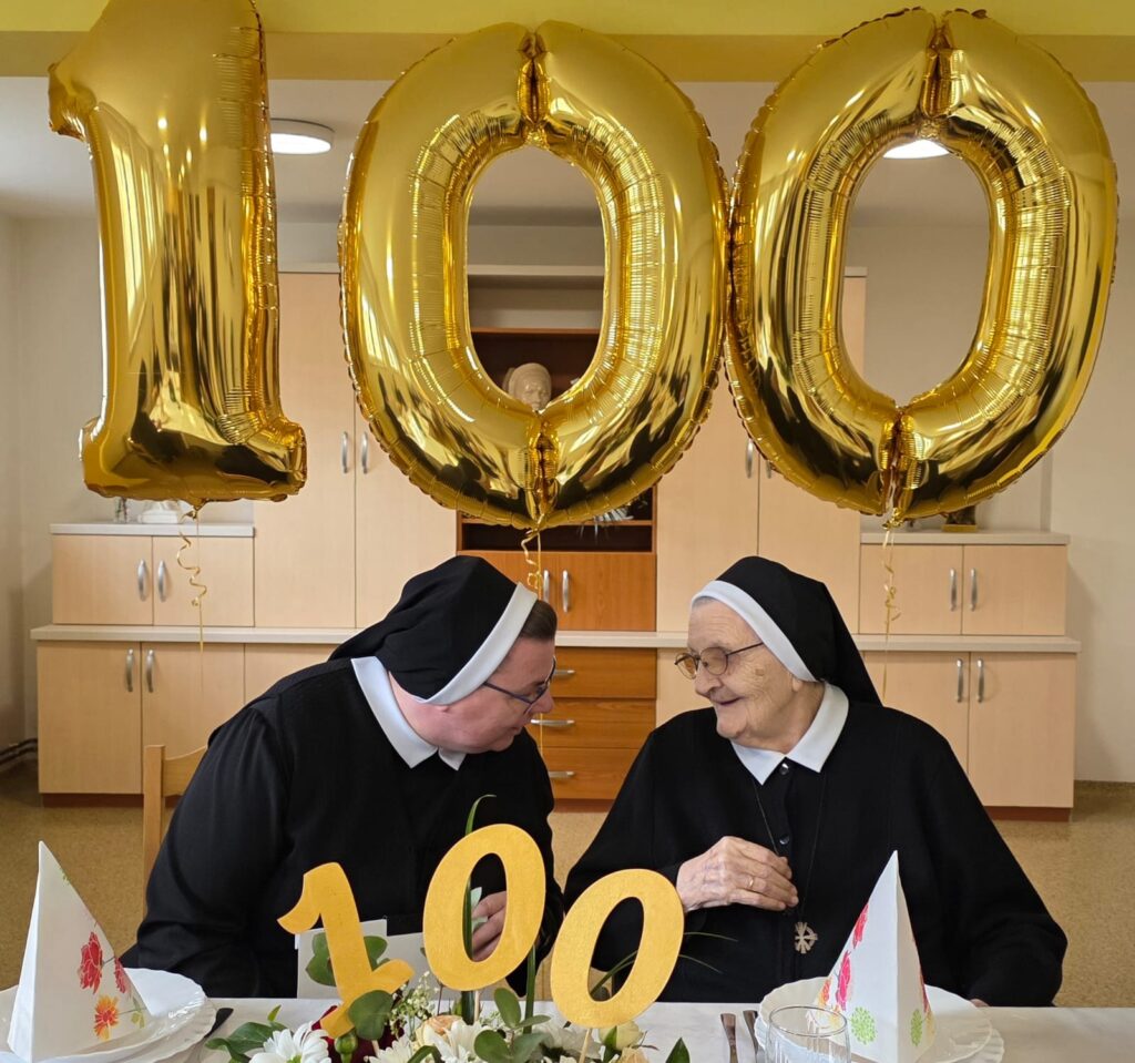 S. Magdalena Mikašek proslavila 100. rođendan: Najvažnije je ne prestajati moliti! 100. rodjendan s. M. Magdalene 11
