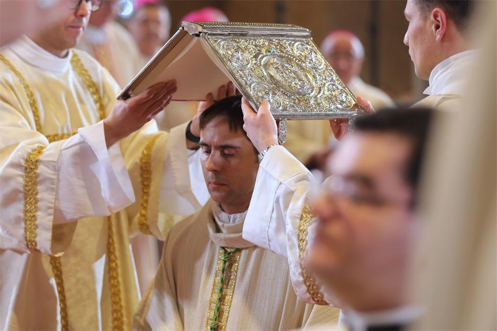 260131 Biskupsko redenje TUZN D2 30