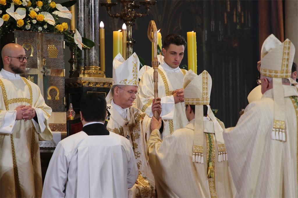 260131 Biskupsko redenje TUZN A2 10