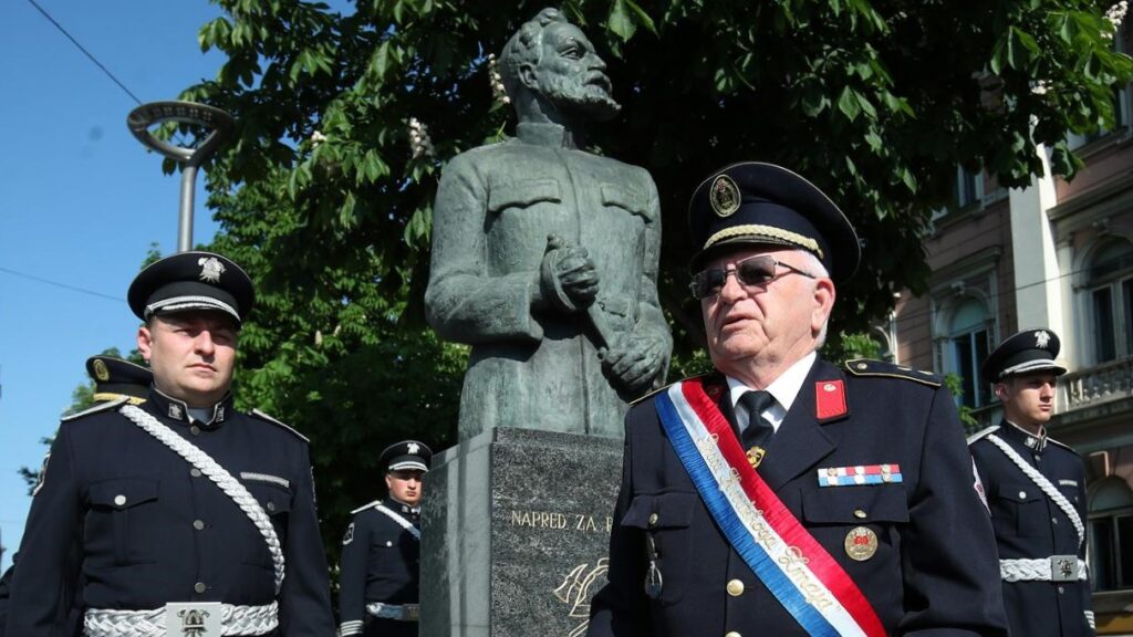 spomenik Đuri Deželiću u Zagrebu