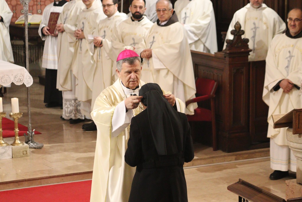 Nova misionarka iz BiH kreće u „Božju avanturu“ u Ugandu s. Vesna Bosnjak prima misionarski kriz